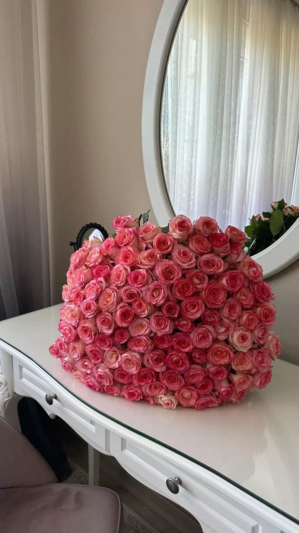 Вишнёвая фантазия — букет Bellaflore