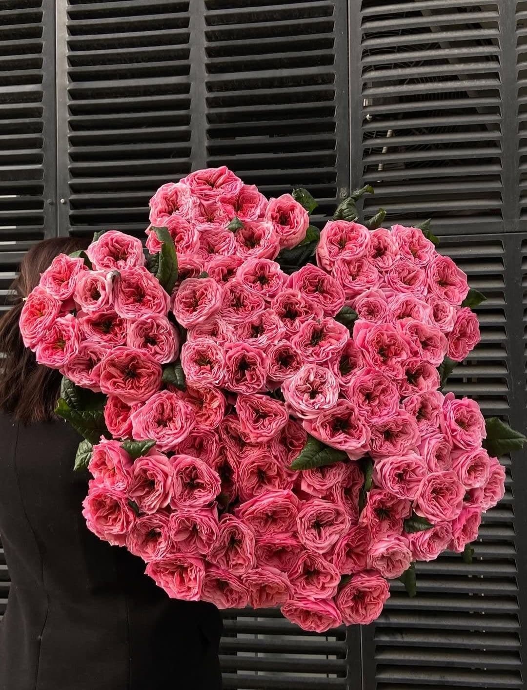 Карминовая роскошь — букет Bellaflore