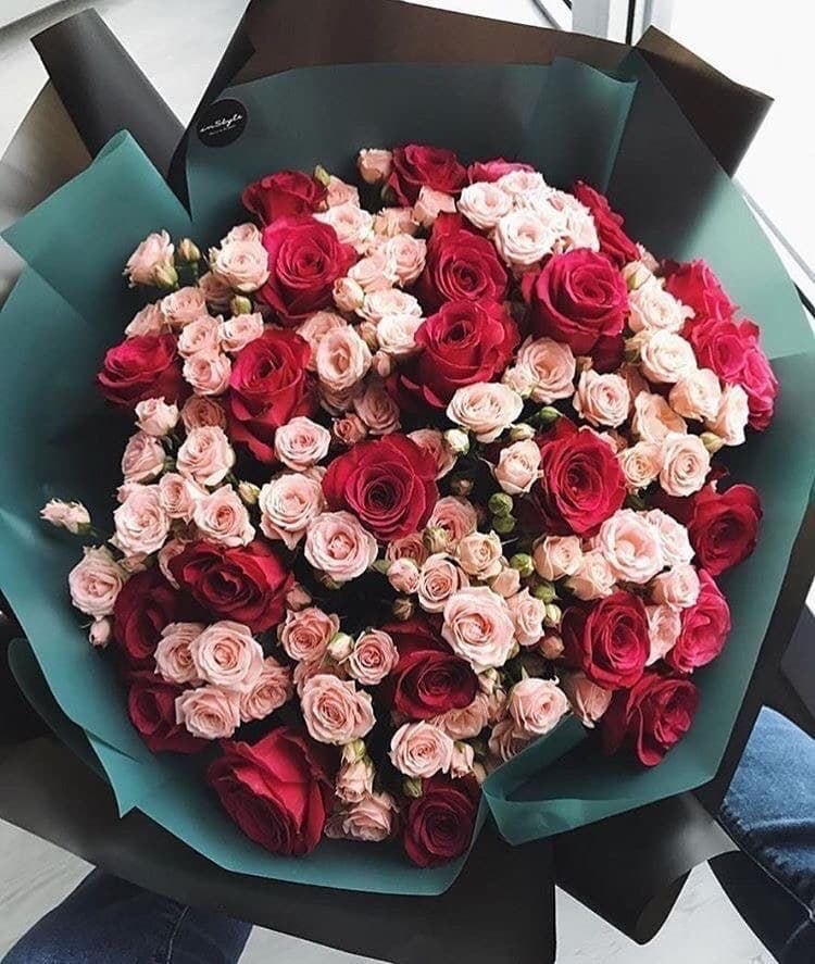 Рубиновая премьера — букет Bellaflore