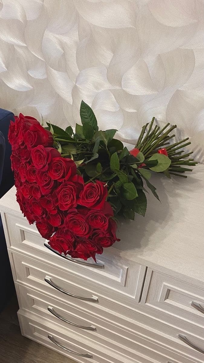 Карминовая рапсодия — букет Bellaflore