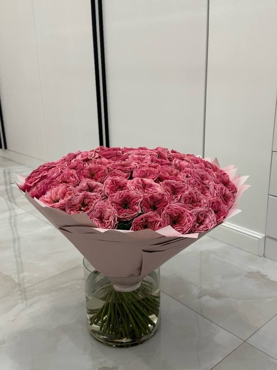 Алая поэзия — букет Bellaflore